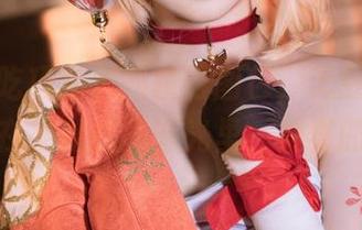 白莉爱吃巧克力的校服图包，无敌了！却好像活在某种校园时光里，神奇的感觉。