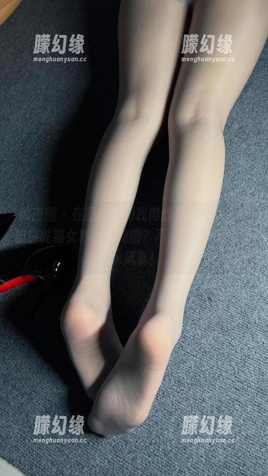 微密圈 - 在图库中翻找肉丝秀禾服，结果被白龙猫女秒杀，构图？不，今天只谈dress风暴！