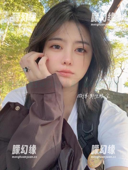 眼酱大魔王w白丝作品集：光与影的较量