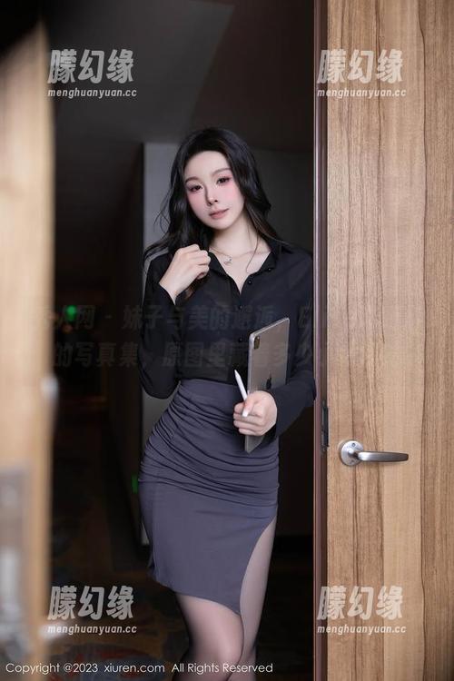 秀人网 - 妹子与美的邂逅，Elise谭晓彤的写真集，原图里藏着多少小憧憬？