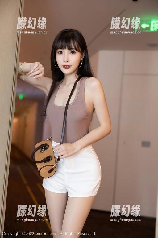 秀人网 - 黑白的安然maleah：定制写真，我的心情都快变得素雅了，关键是比我自身还“感”！