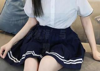 秀人网 – 小小白思宜图包更新：吊带精准地划分了‘在家航海’与‘要出门’的界限。