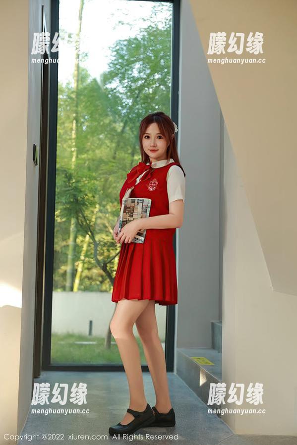 秀人网 - 最新美图耶！糯美子mini的初恋少女系列上线，感情不顺也能穿得这么好！