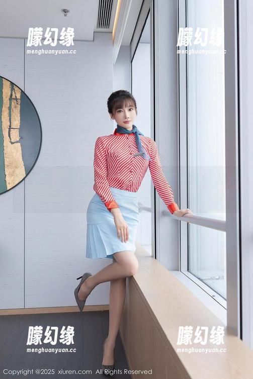 秀人网 - 连体衣的魔力：麦田带你进入无圣光的美图时刻！