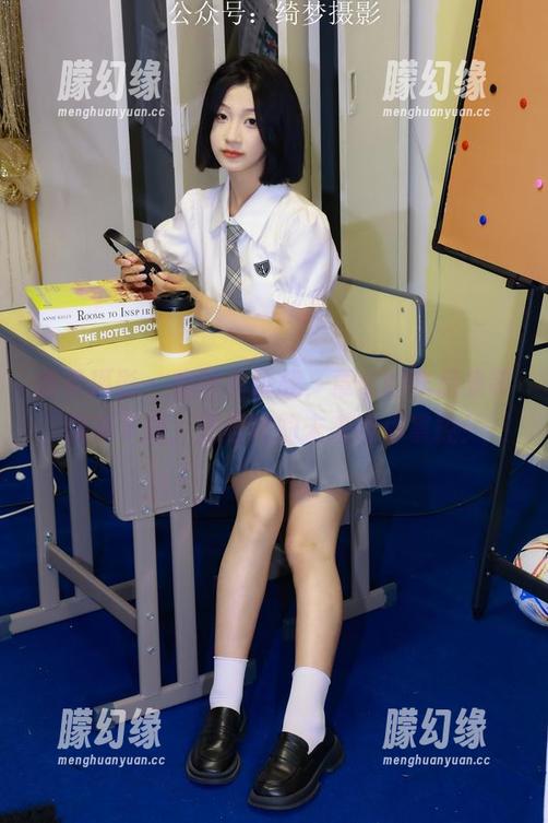 绮梦摄影 - 棉袜大挑战，章章的作品集等你来下载，这脚踝的未来由你掌控！