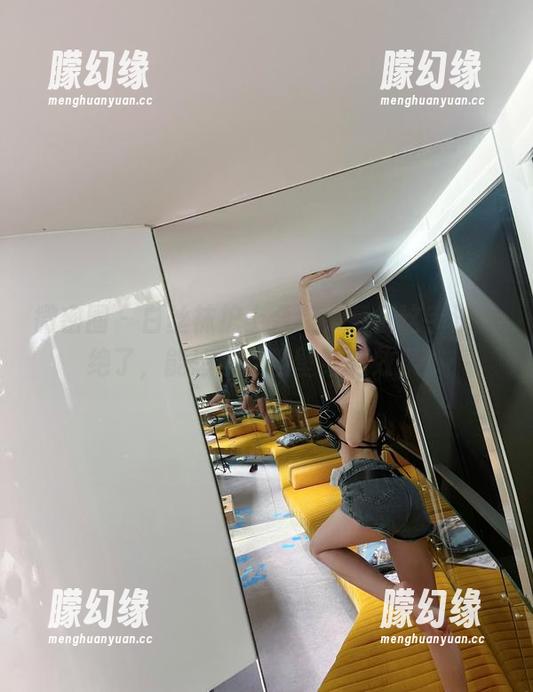 微密圈 - 白丝袜护士合集，葛征这手法太绝了，能想象这当壁纸的效果！