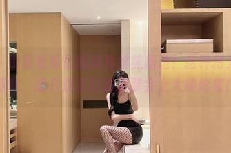 微密圈 – 快来看葛征的闪片丝袜精选！这种精光四射的感觉，我只想在好朋友聚会上大肆炫耀！