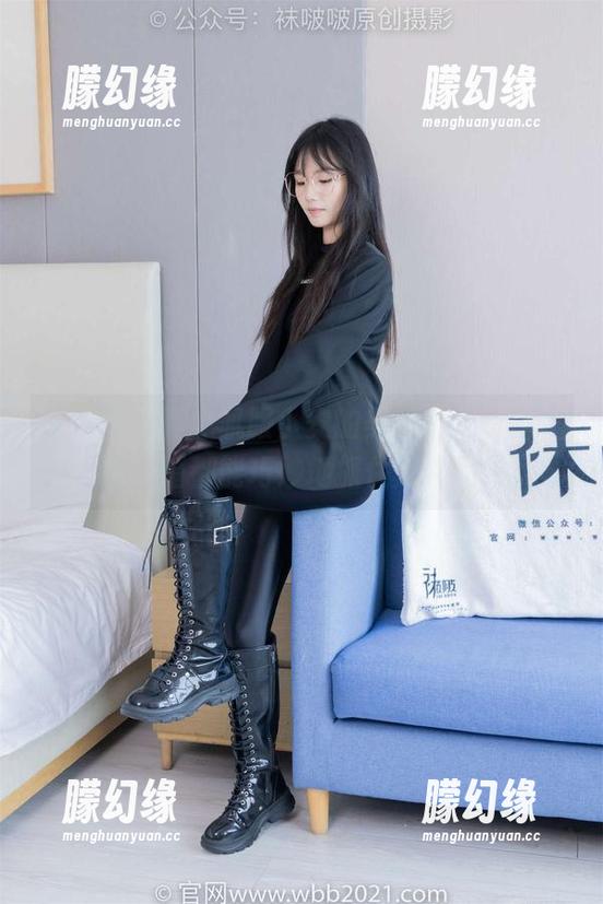 袜啵啵 - 真心佩服小安的美足全集，她怎么每一幅都能巧妙地抓住那种优雅...