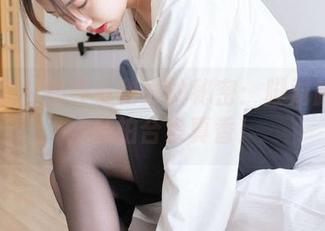 袜啵啵 – 揭开小甜豆的秘密：脚对脚手挠，私拍合集真香！