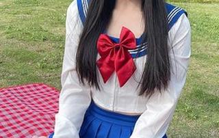 微密圈 – 红唇搭配油亮蕾丝裙，软妹小九九的美图不需要解释