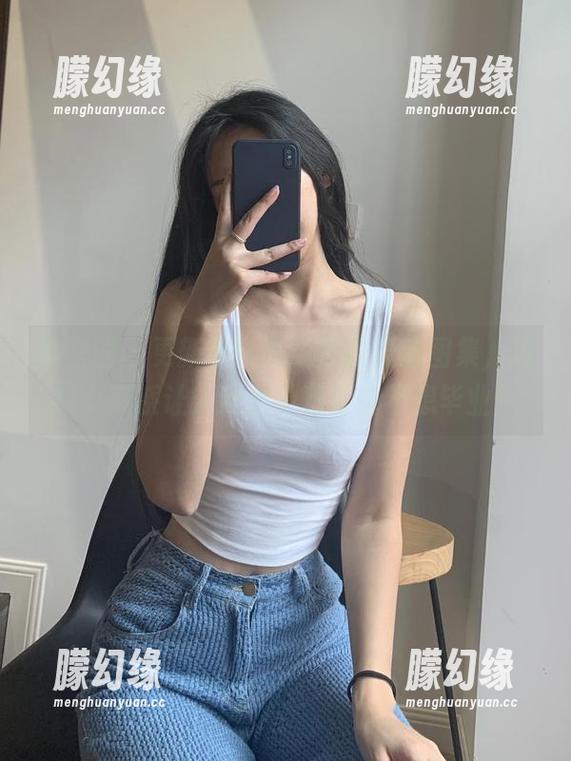 微密圈 - 更新中！陈佩奇的最新图集，清纯女高系让人想大学四年都不想毕业！