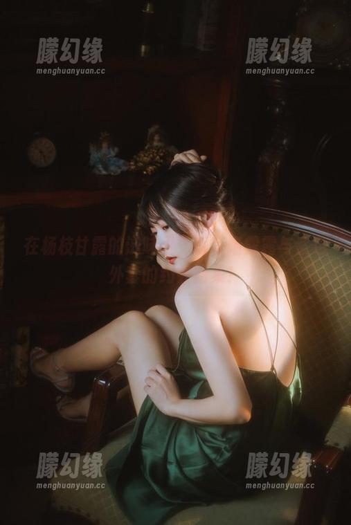 在杨枝甘露的滋味里，香草喵露露与紫色外套的约会图集！