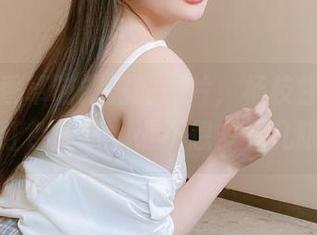 来吧，香草喵露露的照片，杨枝甘露再加上红色丝带，谁不想多看几眼？