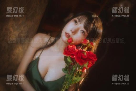 这香草喵露露的天使合集里，每一张都让我想把它们拼成壁纸，真的是奇妙体验。
