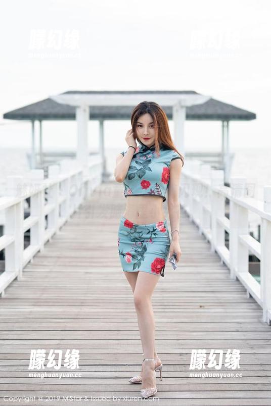 魅妍社 - Olivia童安琪短裤闪现！高清图片引发脑海里小火花。