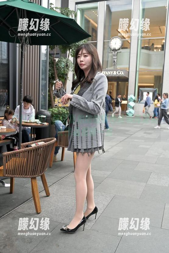 福利满满！魔镜街拍的咖啡色丝袜高跟美女作品值得一赏