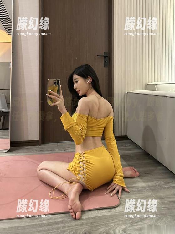 微密圈 - 长腿修女？黎允熙baby，原图任你免费拿，腿伸得真好看，让人想多看几眼。