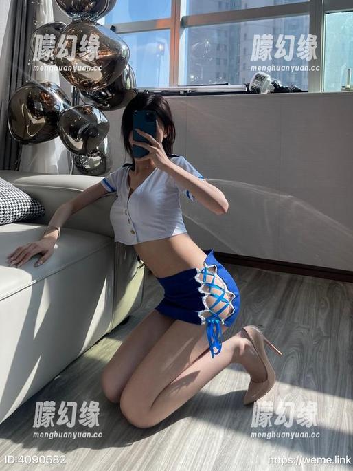 微密圈 - 合集来了！黎允熙baby穿紫色珍珠丁裤，裤子是亮点，博主也不得不说很给力。